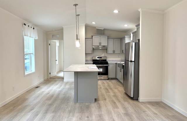 401 Lilly Ln. Gallery 3