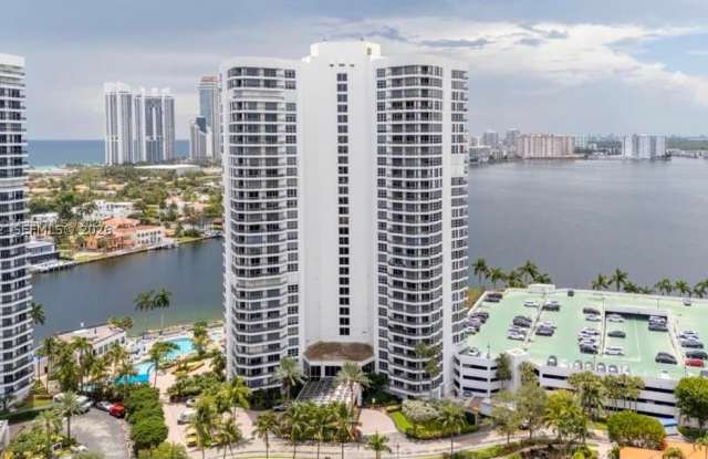 19101 Mystic Pointe Dr Gallery 2