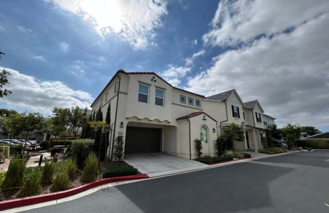 Stunning 4 Bedroom 3 Bath Plus Loft Home in Costa Mesa - 945 Vivid Lane, Costa Mesa, CA 92626