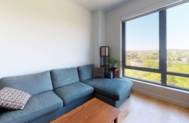 Top Floor Modern Condo in Longwood photos photos