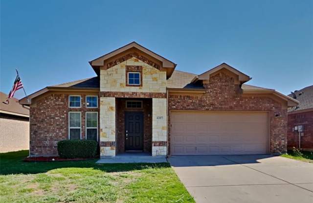920 JOCKEY CLUB - 920 Jockey Club Lane, Fort Worth, TX 76179