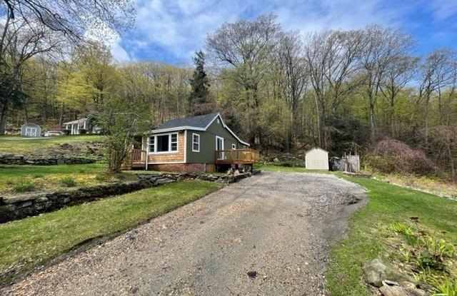 192 Pratt Street - 192 Pratt Street, Winsted, CT 06098