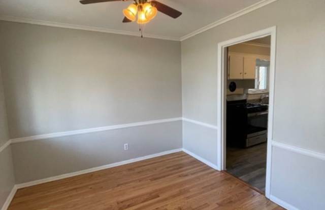 Single Family Home for rent with 3 bed 1 bath. 1 Car garage Gallery 4