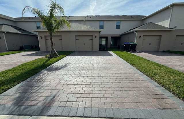 Lawn Care Included! Pest Control Included! Pet Friendly! Gallery 3