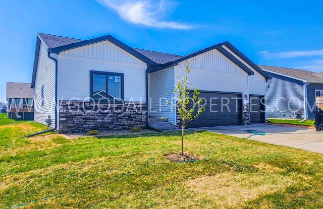 Brand New 4 Bedroom, 3 Bath 3 car garage Home in Waukee with a 3-Car Garage photos photos