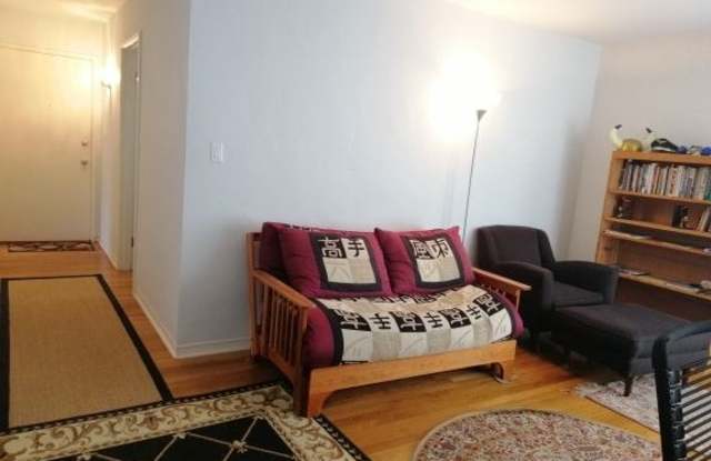 1844 Dwight way (upper level left unit) @ MLK upper left Gallery 4
