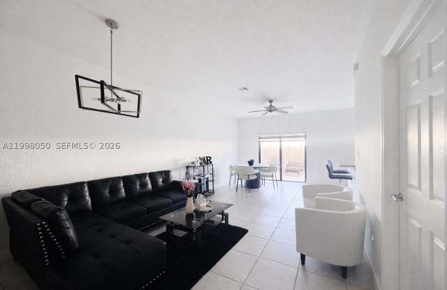 12767 SW 230th Ter Gallery 2