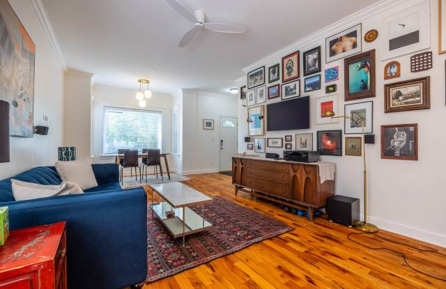 2833 N Spaulding Ave photos photos