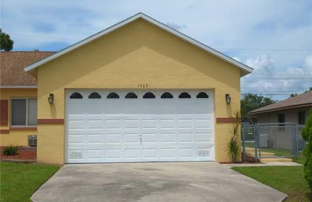 1503 SW 48th Terrace photos photos