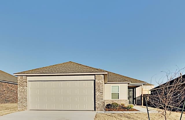 Beautiful 3 Bedroom 2 Bath Home in Mustang Schools Gallery 3