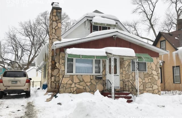 938 Central Ave W - 938 Central Avenue West, St. Paul, MN 55104