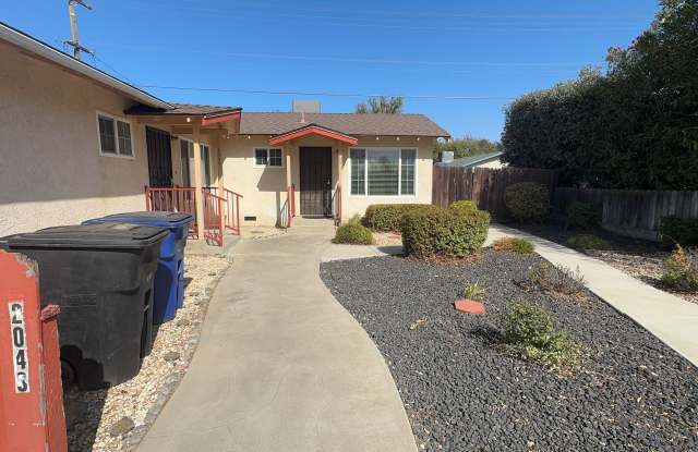 One story 2 Bedroom Duplex on Celeste and Oakdale Rd in Modesto Gallery 1