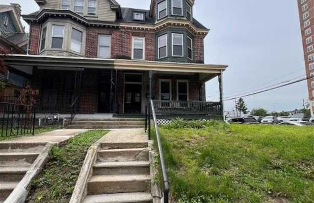 1426 W Walnut Street photos photos