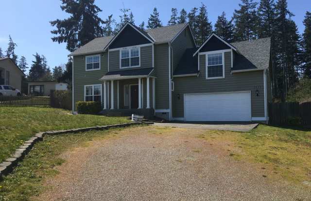 ***PENDING APPLICATION*** 2 Story Pet Friendly Contemporary 3 Bed Home w/ Views, Yard Service Included, Double Garage. - 3845 Emory Trail, Island County, WA 98277