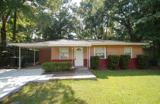 3 Bed / 2 Full Bath Home off Orange Ave photos photos 3 Bed / 2 Full Bath Home off Orange Ave photos photos