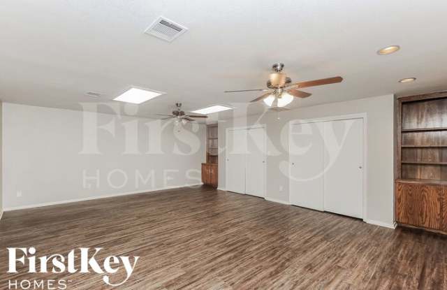 956 Dee Lane Gallery 2