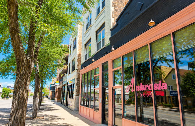 2239 North Western Avenue Gallery 1