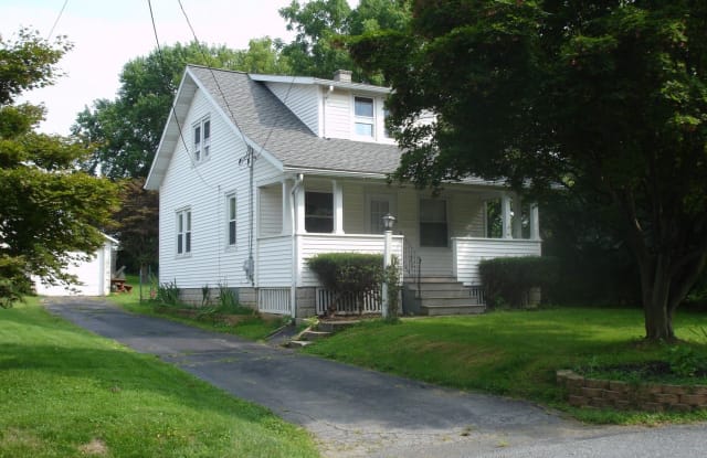 2053 STONECREST DRIVE - 2053 Stonecrest Drive, Lancaster County, PA 17601