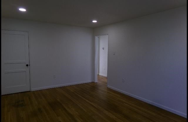 2324 S Louisiana Street Gallery 3