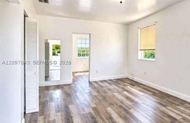 1812 NW 22nd Ave Gallery 1