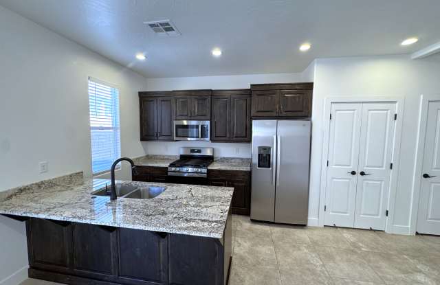 322 N 2480 W Gallery 1