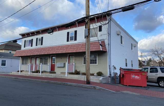 10 Railroad Avenue photos photos