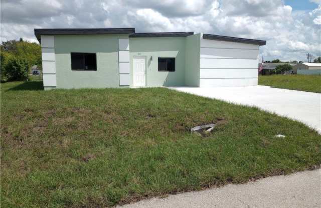423 Canyon Drive S - 423 Canyon Drive South, Lehigh Acres, FL 33936