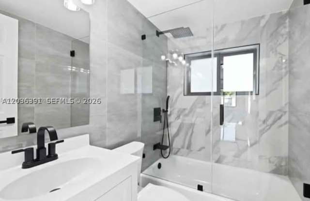 721 SW 5th Ct photos photos