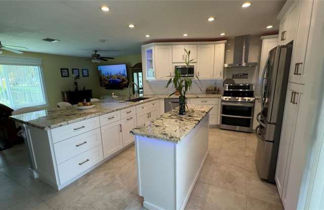 17422 W Sycamore Drive, Loxahatchee, FL 33470 - 17422 Sycamore Drive West, The Acreage, FL 33470