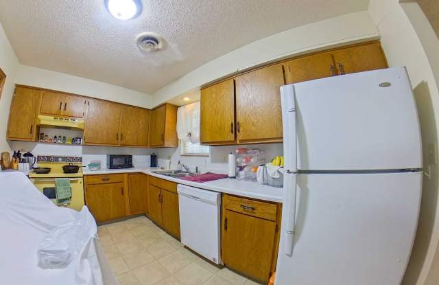 3D Tour Available - Cozy Two Bedroom + Lawn Care Included! Available August 15th! photos photos