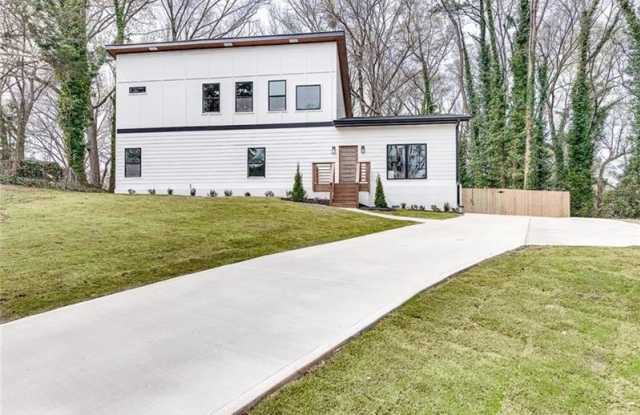 3040 Valley Circle Gallery 2