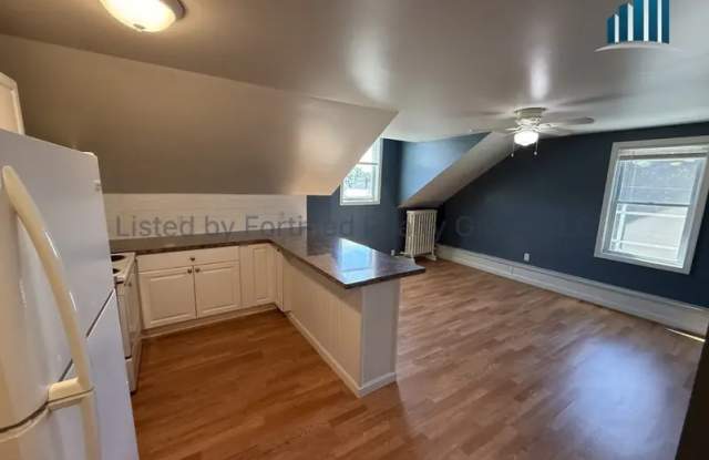 550 Maple St photos photos
