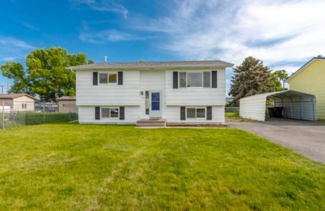 Newly Remodeled 4 bedroom Home-For Rent photos photos