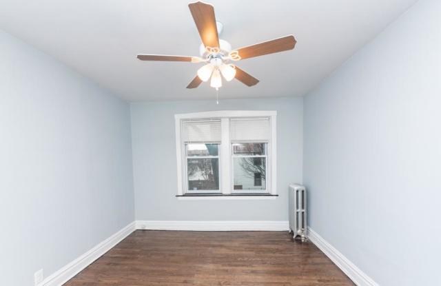 2514 W Belle Plaine Gallery 2