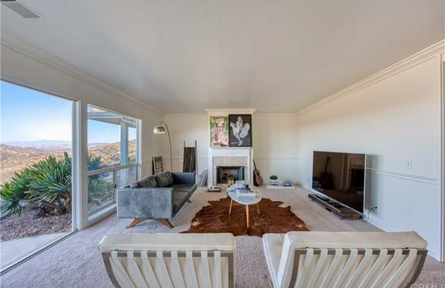 1545 Skyline Drive Gallery 3