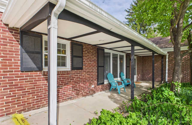 Available Now- 3 Bedroom Home in York! photos photos