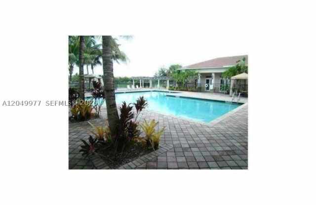 2544 Centergate Dr Gallery 2