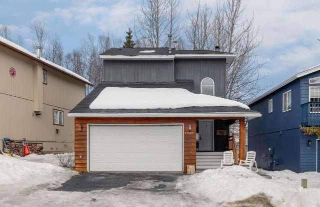 Cozy 3 Bedroom, 2.5 Bath Home in Eagle River photos photos