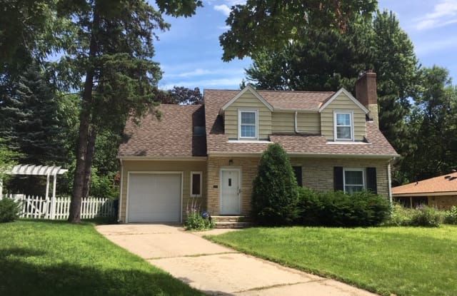 7 Edina Ct - 7 Edina Court, Edina, MN 55424