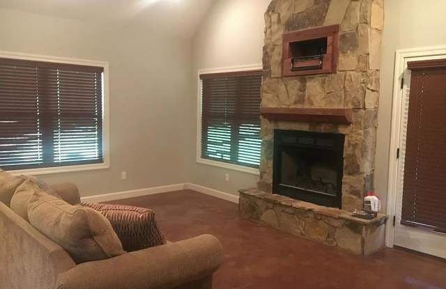3507 Aggie Road Gallery 3