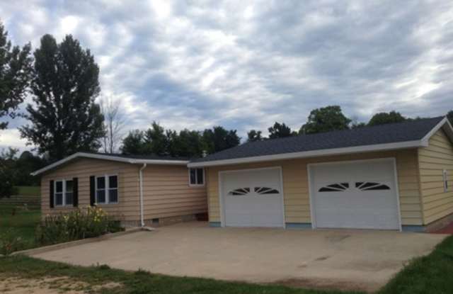 TWO BEDROOM HOME IN WILLIAMSBURG - GREAT LOCATION photos photos TWO BEDROOM HOME IN WILLIAMSBURG - GREAT LOCATION photos photos