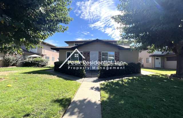 Affordable 2bd/1ba Fourplex with Garage near Watt  Folsom Blvd - 9020 Montoya Street, Rosemont, CA 95826