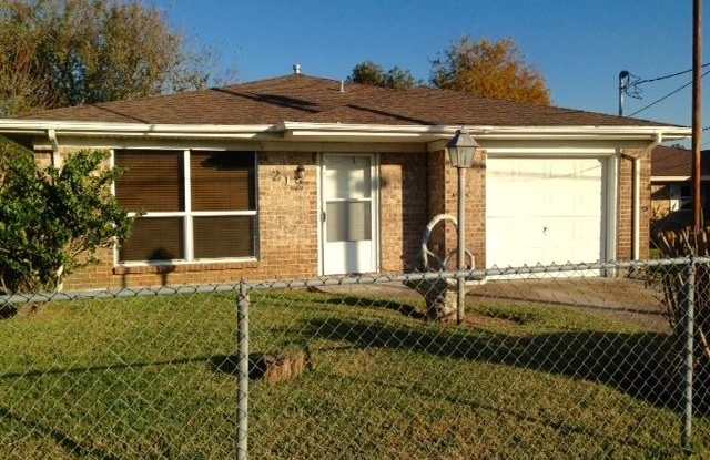 212 S Texas - 212 South Texas Street, Texas City, TX 77591