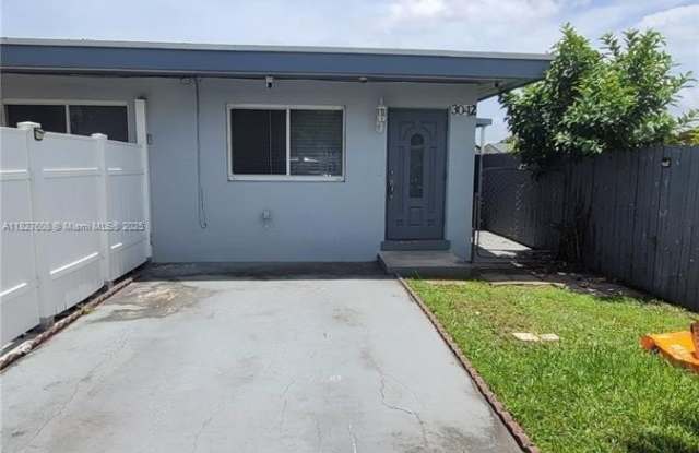 3042 NW 27th St photos photos