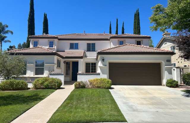 Pool Home with Mother-In-Law Suite Gallery 1