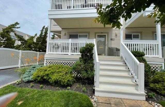 19 S Adams Ave - 19 South Adams Avenue, Margate City, NJ 08402
