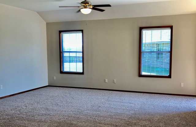 3.3 - 2310 S. Teal St - Teal Ridge Gallery 3