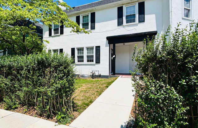 Your Private Sanctuary: Old World Charm Meets Nature’s Serenity Gallery 1