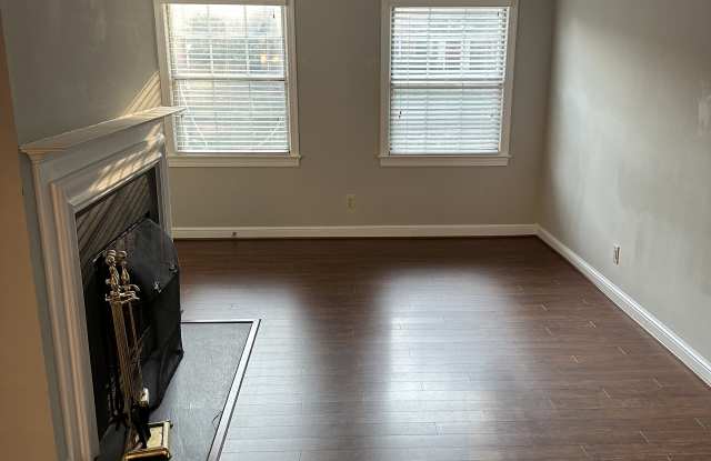 2601 Arlington Boulevard Gallery 4