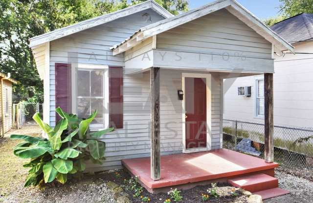 1 Bed, 1 Bath Cottage Near UL! photos photos